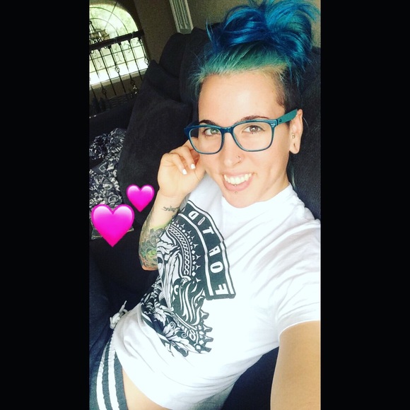 Meet your Posher, Danielle - Picture 8 of 8